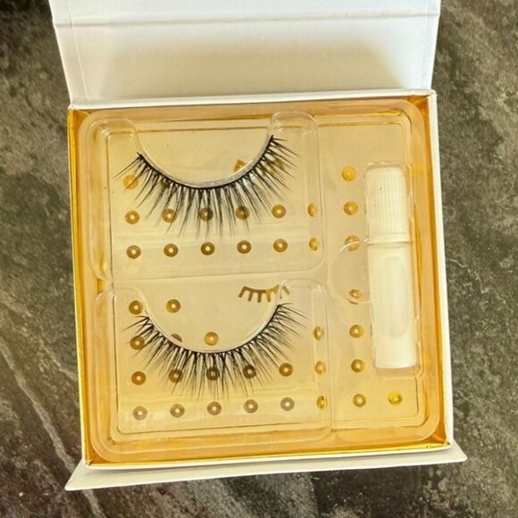 Battington Lashes Monroe 3D Silk Lashes and Glue Kit New Multi Use Faux Mink - Picture 4 of 8